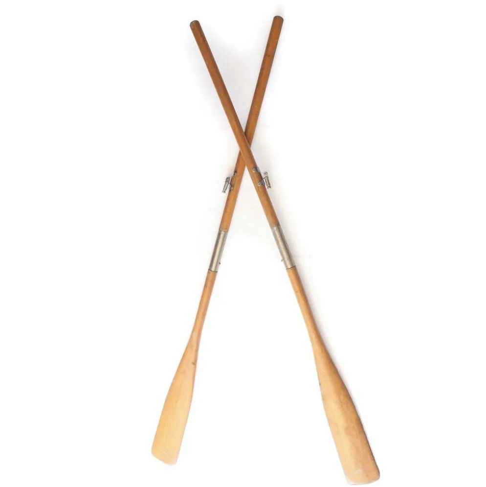 Paire de pagaies en bois