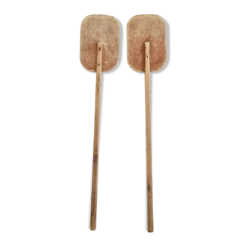 Paire de pagaies en bois