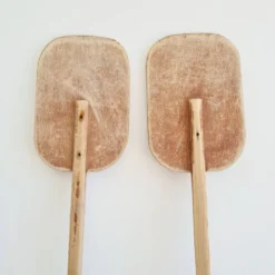 Paire de pagaies en bois