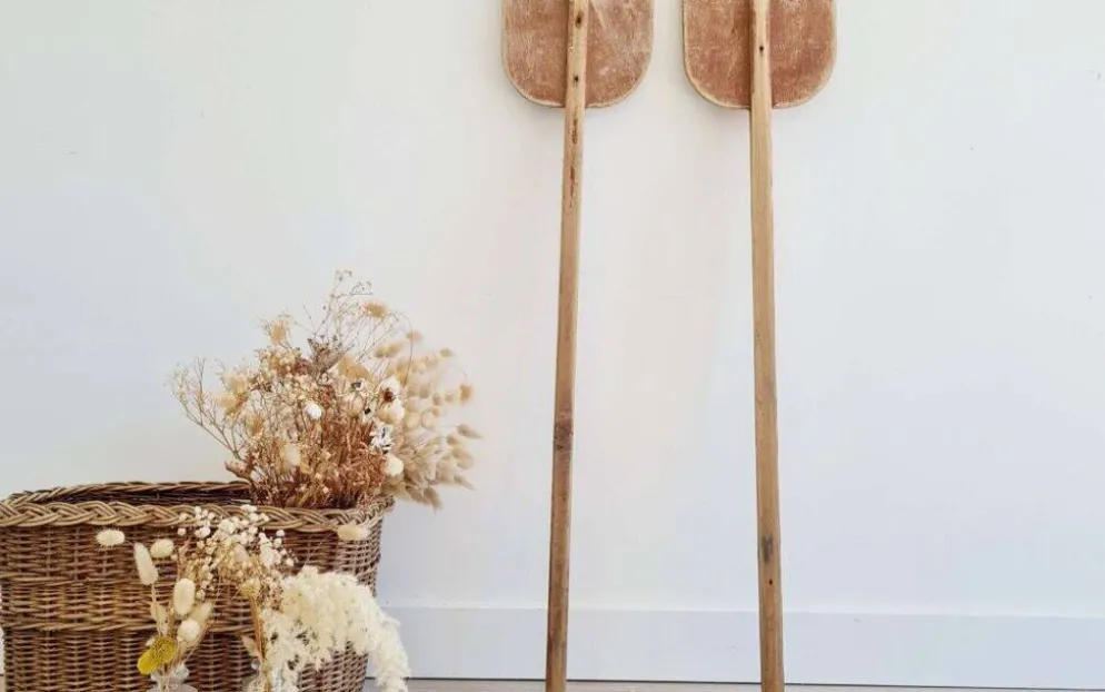 Paire de pagaies en bois