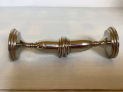 Paire de petits bougeoirs argentés en métal Italy