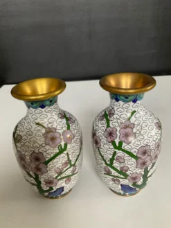 Paire de petits vases vintage en émail cloisonné