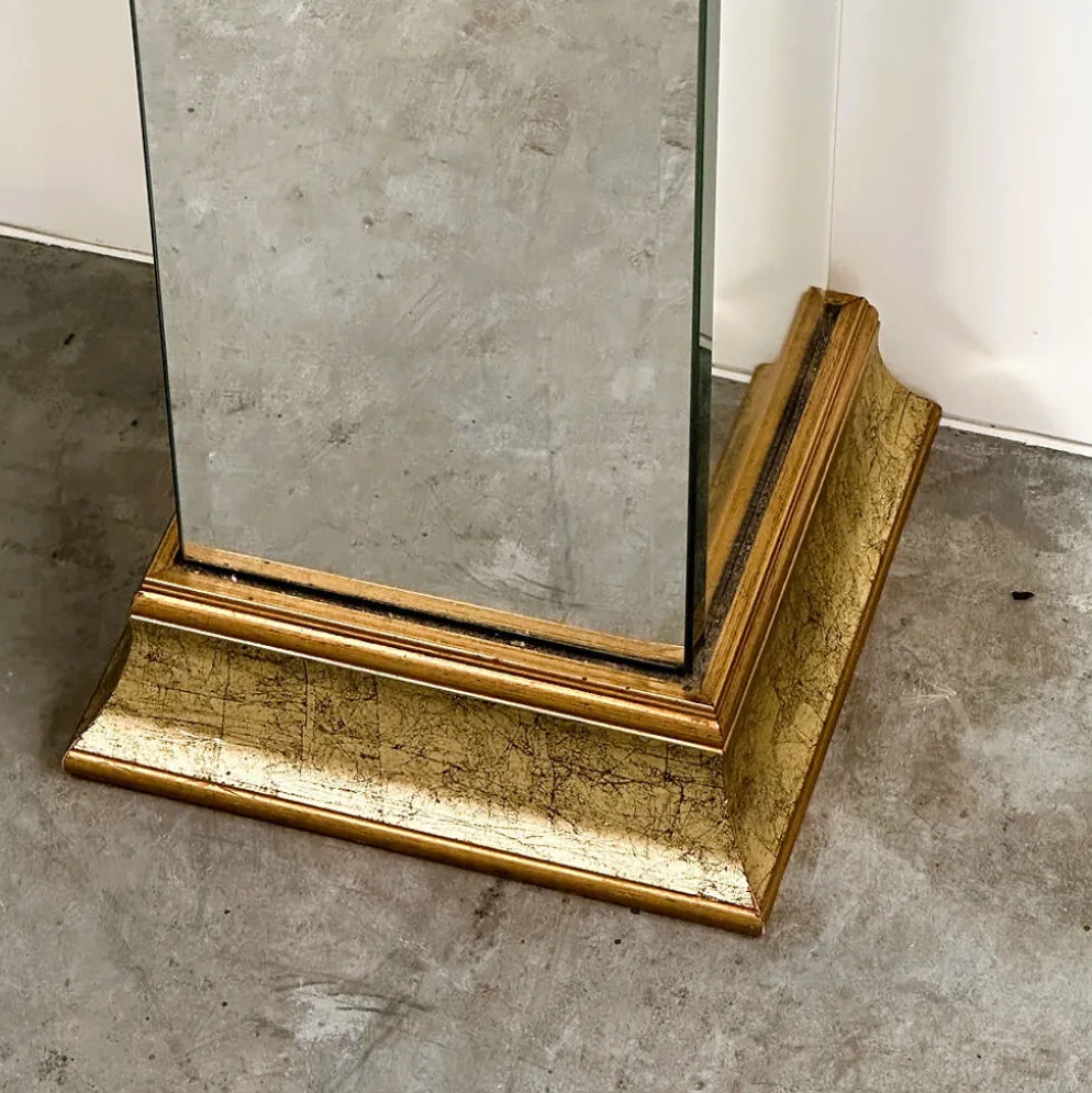 Paire de piédestaux / socles miroir Deknudt en finition dorée, Belgique, années 1980.