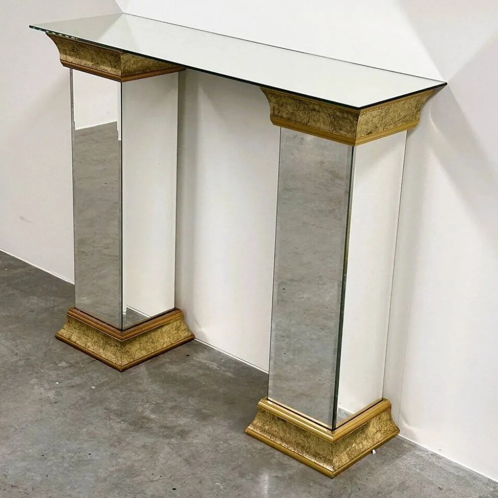 Paire de piédestaux / socles miroir Deknudt en finition dorée, Belgique, années 1980.