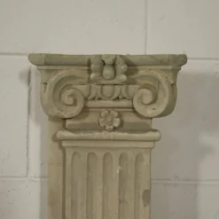 Paire de pilastres Renaissance en pierre Serena, Italie, XVIe siècle