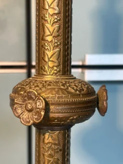 Paire de pique-cierges néo-gothiques en bronze