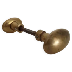 Paire de poignées anciennes de porte en laiton doré massif