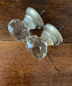 Paire de poignées anciennes en cristal taillé en facettes