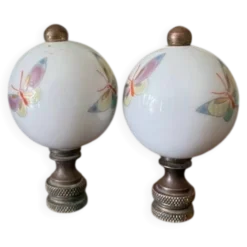 paire de poignées bouton anciennes en porcelaine peinte