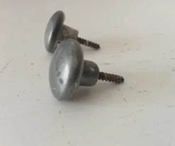 Paire de poignées bouton de meuble ancien