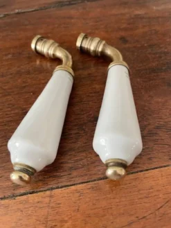 paire de poignées béquilles en porcelaine de Limoges UCDA et l