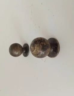 Paire de poignées de meuble anciennes en bronze