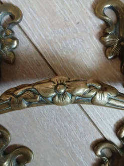 Paire de poignées en bronze L.Pinet