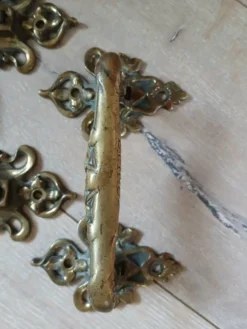 Paire de poignées en bronze L.Pinet