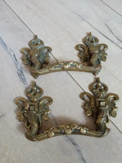 Paire de poignées en bronze L.Pinet