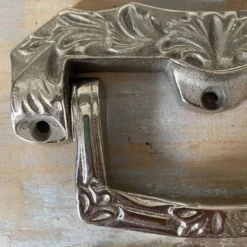 Paire de poignées tombantes métal argenté style art déco