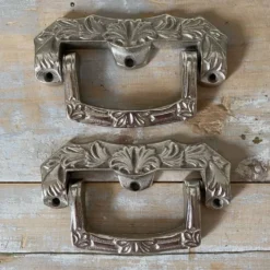 Paire de poignées tombantes métal argenté style art déco