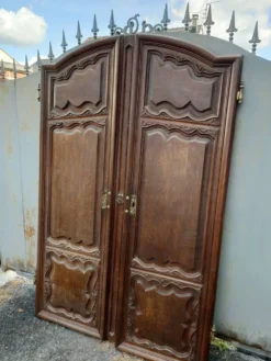 paire de porte d armoire ancienne en chene