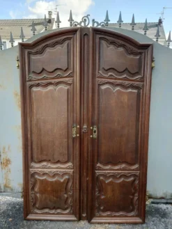 paire de porte d armoire ancienne en chene