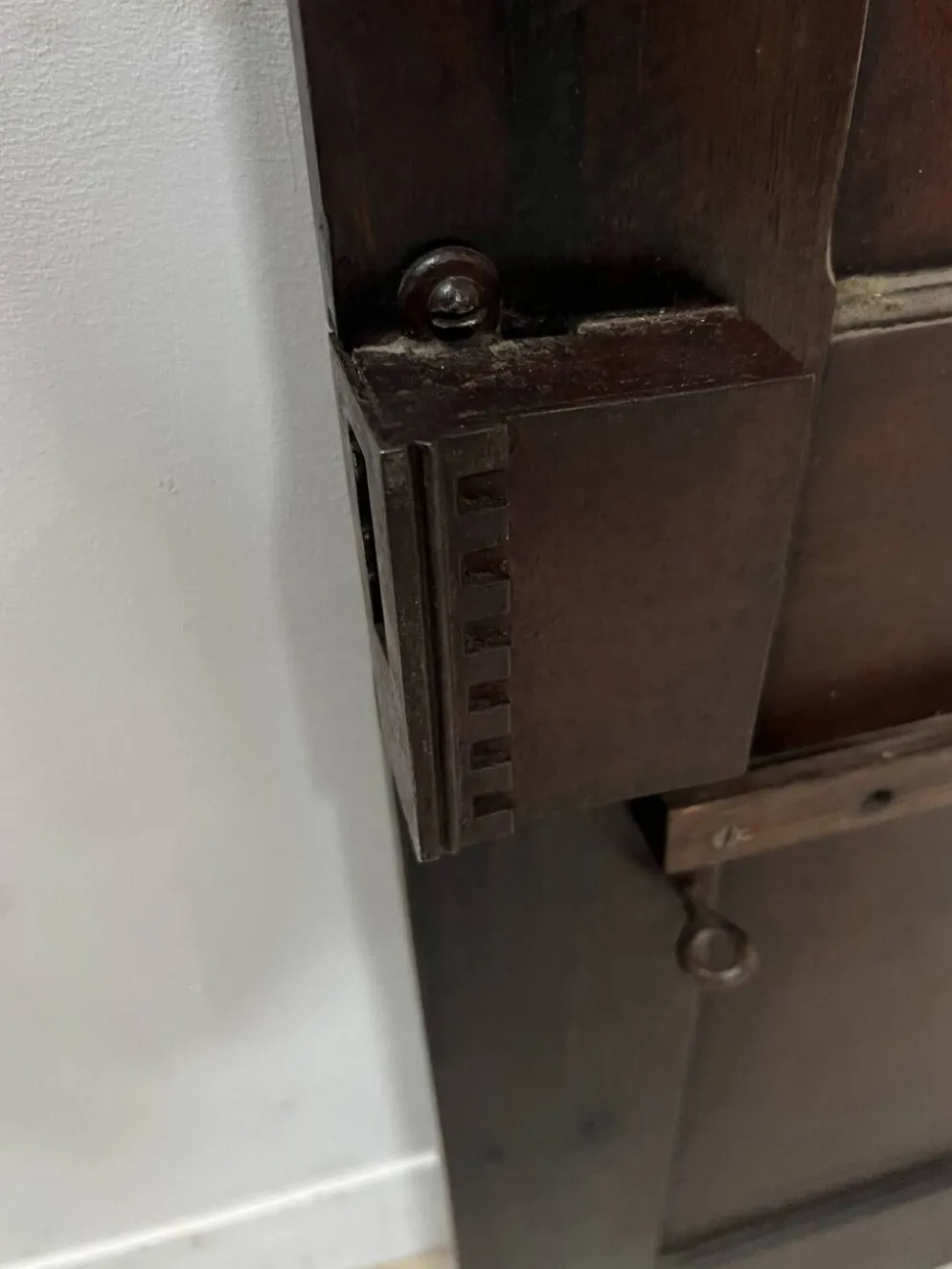 Paire de portes a deux panneaux en noyer massif XVIII siècle