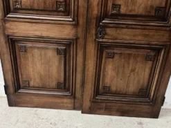 Paire de portes a deux panneaux en noyer massif XVIII siècle