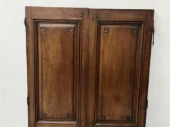 Paire de portes a deux panneaux en noyer massif XVIII siècle
