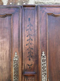 Paire de portes d’armoire Louis XV en chêne – XVIIIe siècle