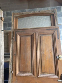 Paire de portes d'entrée en chêne massif, XIXe