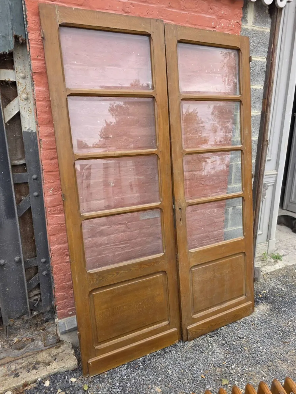 Paire de portes de séparation anciennes, verres biseautés