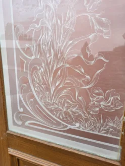 Paire de portes de séparation Art nouveau en verre gravé