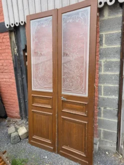 Paire de portes de séparation Art nouveau en verre gravé