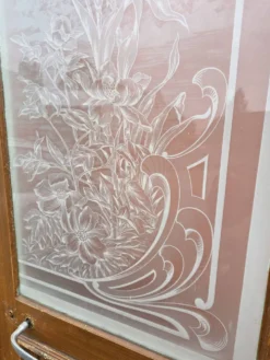 Paire de portes de séparation Art nouveau en verre gravé