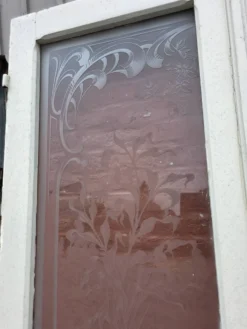 Paire de portes de séparation Art nouveau en verre gravé