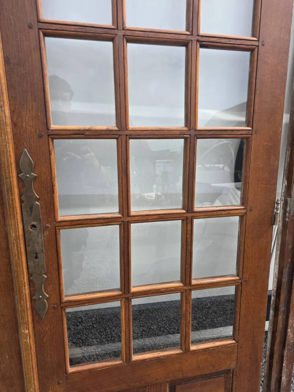 Paire de portes de séparation en chêne petits carreaux XXe