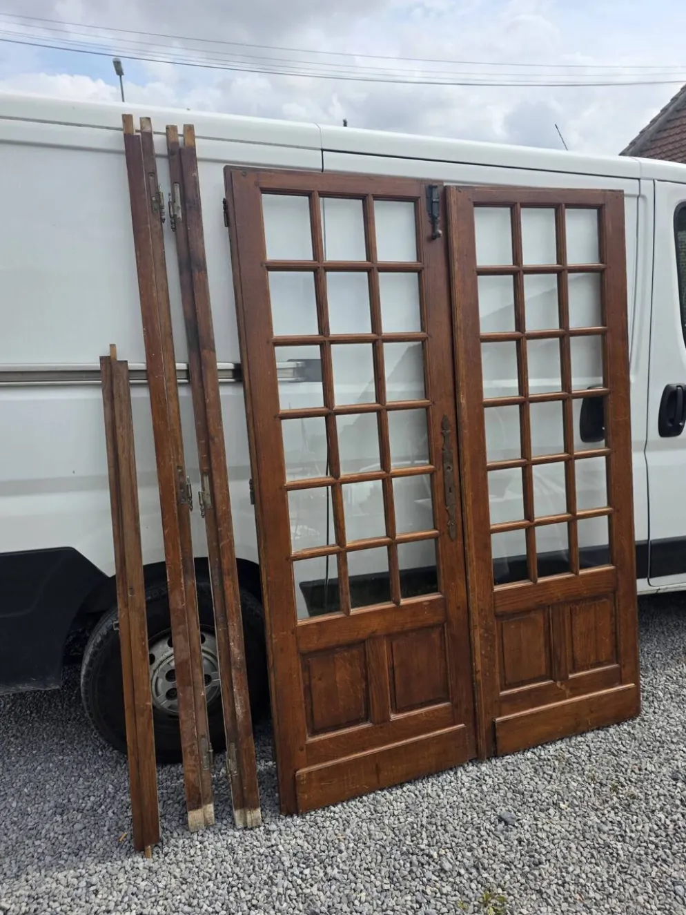 Paire de portes de séparation en chêne petits carreaux XXe