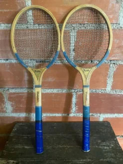 Paire de raquettes de tennis anciennes Majestic en bois, années 50