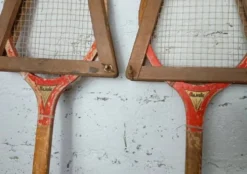 Paire de raquettes de tennis ancienne Majestic avec presse