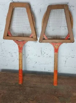 Paire de raquettes de tennis ancienne Majestic avec presse