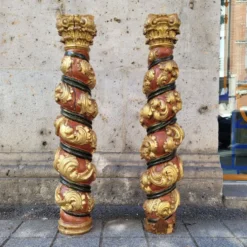 Paire de sculptures, colonnes torsadées, bois sculpté, doré et polychrome, XVIIIe siècle – Espagne