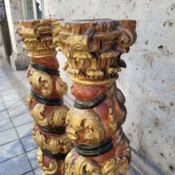 Paire de sculptures, colonnes torsadées, bois sculpté, doré et polychrome, XVIIIe siècle – Espagne