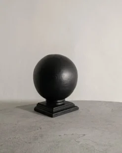 Paire de sculptures rondes vintage en bois noir et marron