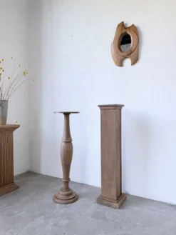 Paire de sellettes colonnes en bois 1950