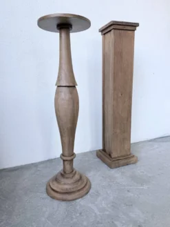 Paire de sellettes colonnes en bois 1950