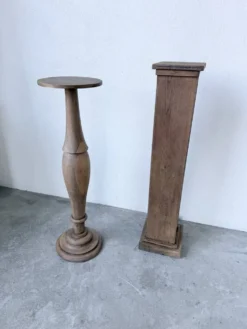 Paire de sellettes colonnes en bois 1950