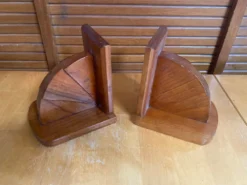 Paire de serre-livres anciens Art déco en bois, France