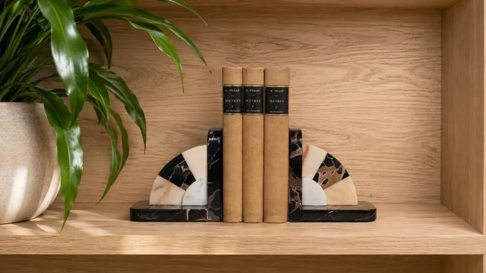 Paire de serre-livres Art Déco en marbre Portor et onyx, années 1930-1950