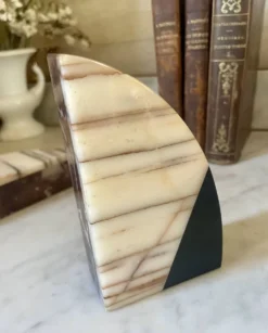 Paire de serre-livres Art déco en marbre