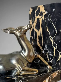 Paire de serre-livres biches en marbre noir et métal doré – Style Art Déco