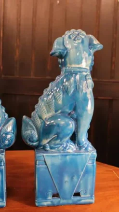 Paire de serre-livres chiens Foo en céramique émaillée turquoise, Manises