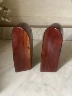 Paire de serre-livres en bois exotique vintage